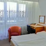 Maj Medical Wellness 3* Piest'any