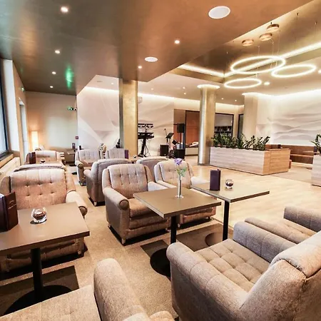 Otel Hotel Maj