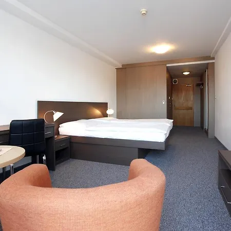 Otel Hotel Maj Piest'any