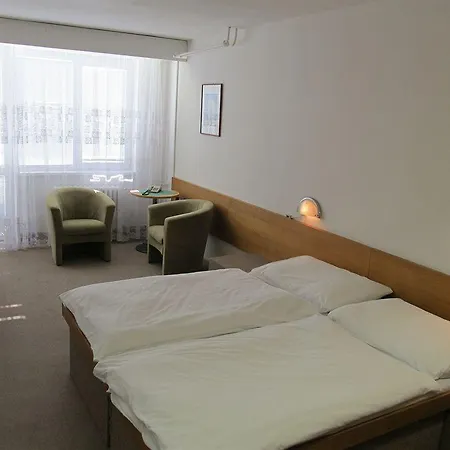 Otel Hotel Maj Piest'any